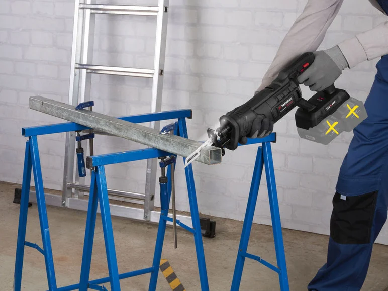 PARKSIDE PERFORMANCE® Scie sabre sans fil PPSSA 40-Li A1. 40 V